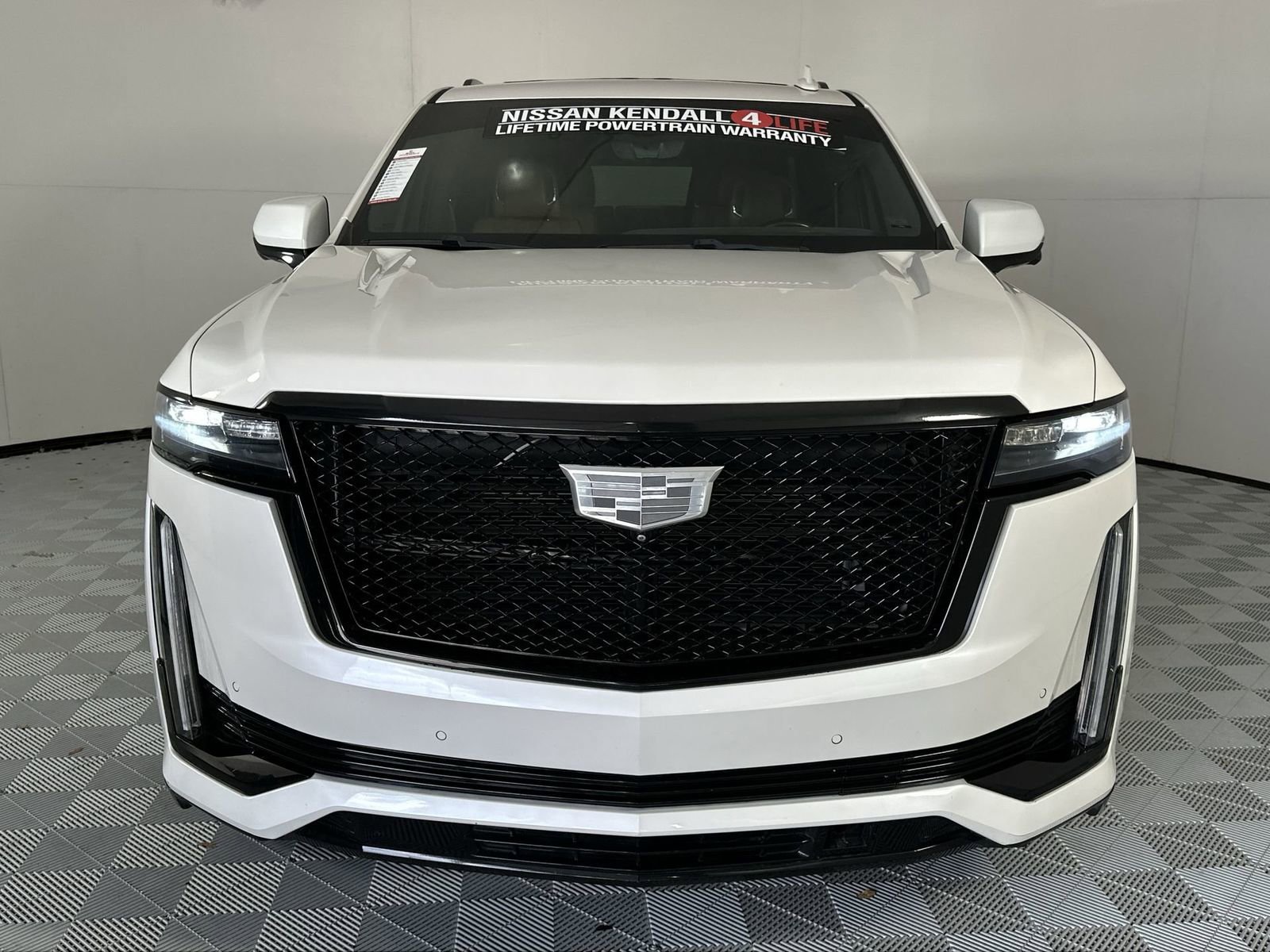 Used 2021 Cadillac Escalade Sport w/ Heavy-Duty Trailer Package AWD/4WD image 3