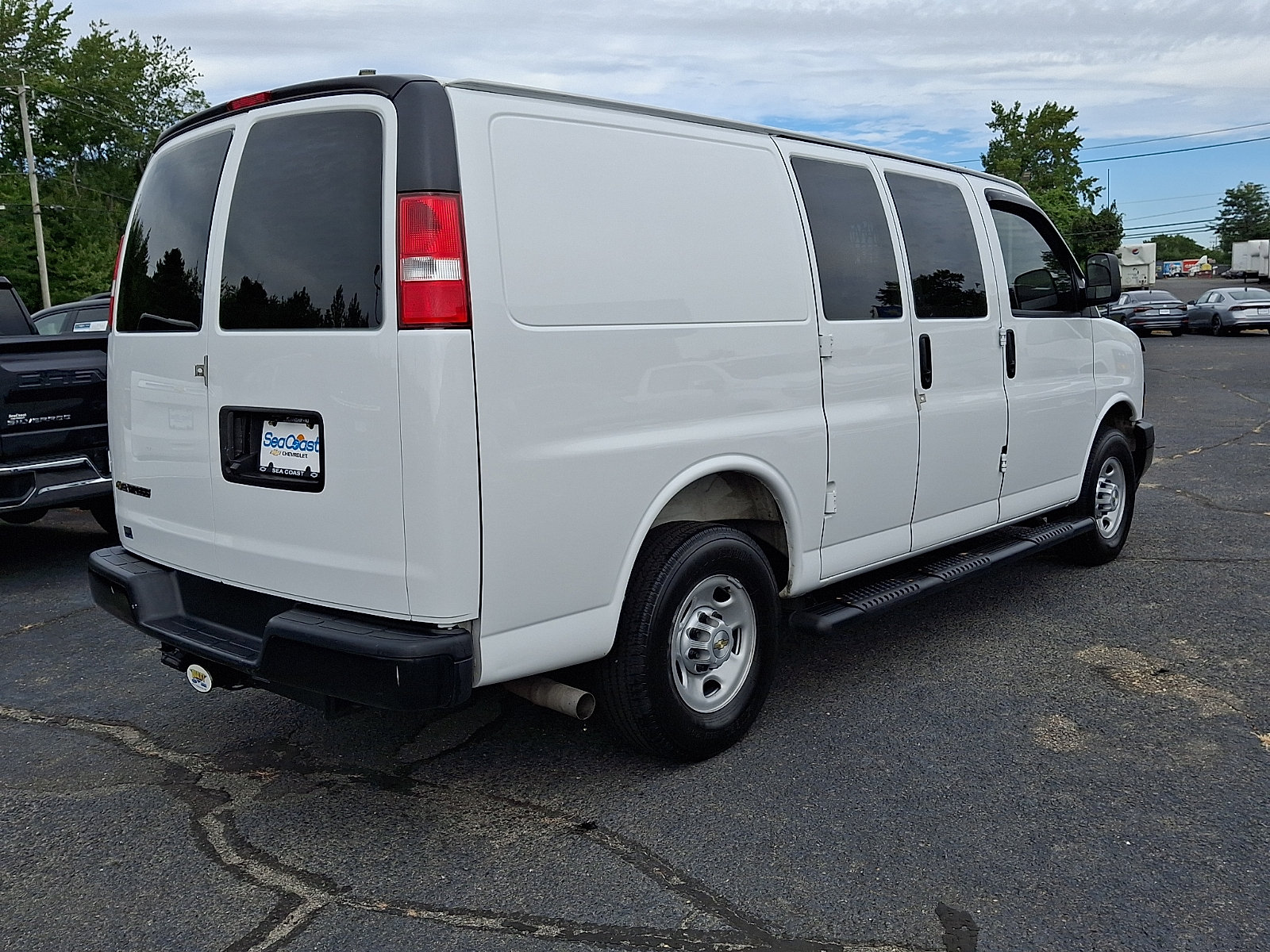 Certified 2025 Chevrolet Express 2500 w/ Enhanced Convenience Package RWD image 6