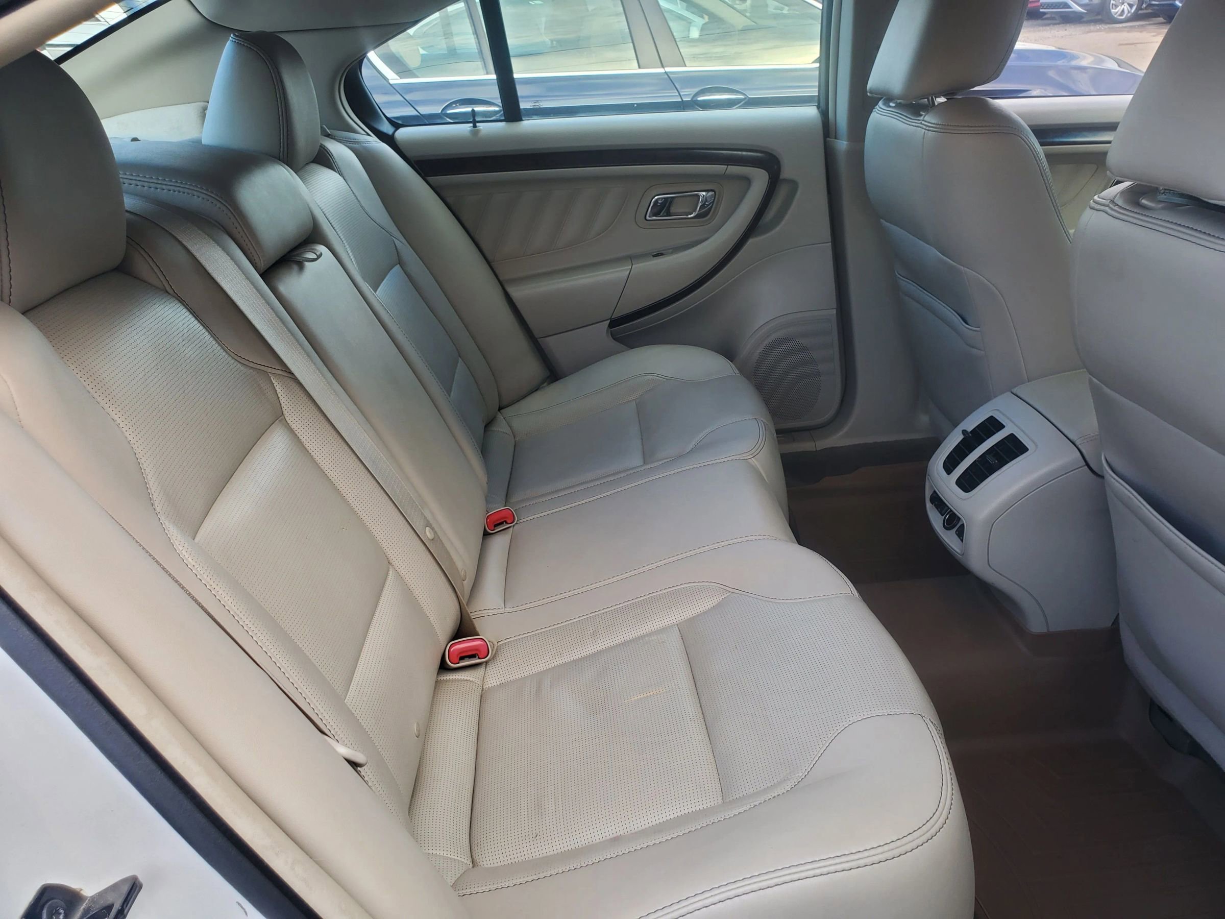 Used 2011 Ford Taurus Limited w/ 303A Rapid Spec Order Code image 27