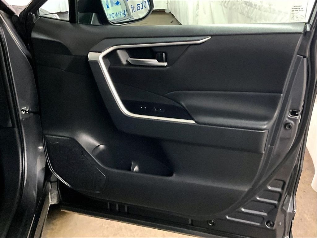 Certified 2025 Toyota RAV4 XLE AWD/4WD image 12