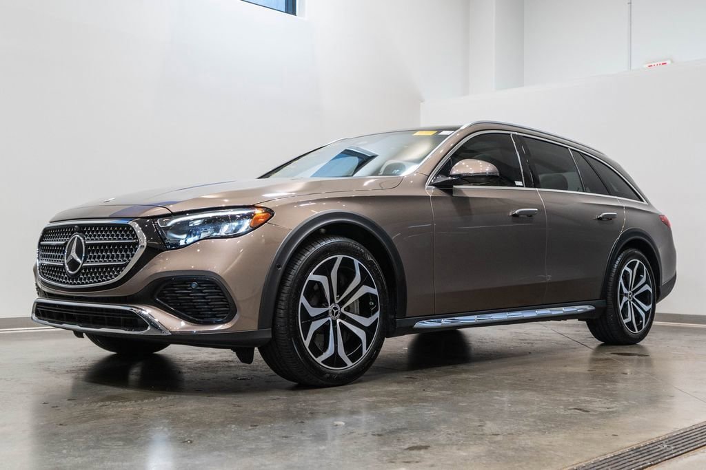 Used 2025 Mercedes-Benz E 450 4MATIC All-Terrain Wagon image 3
