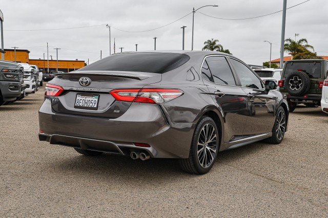 Used 2018 Toyota Camry SE FWD image 4