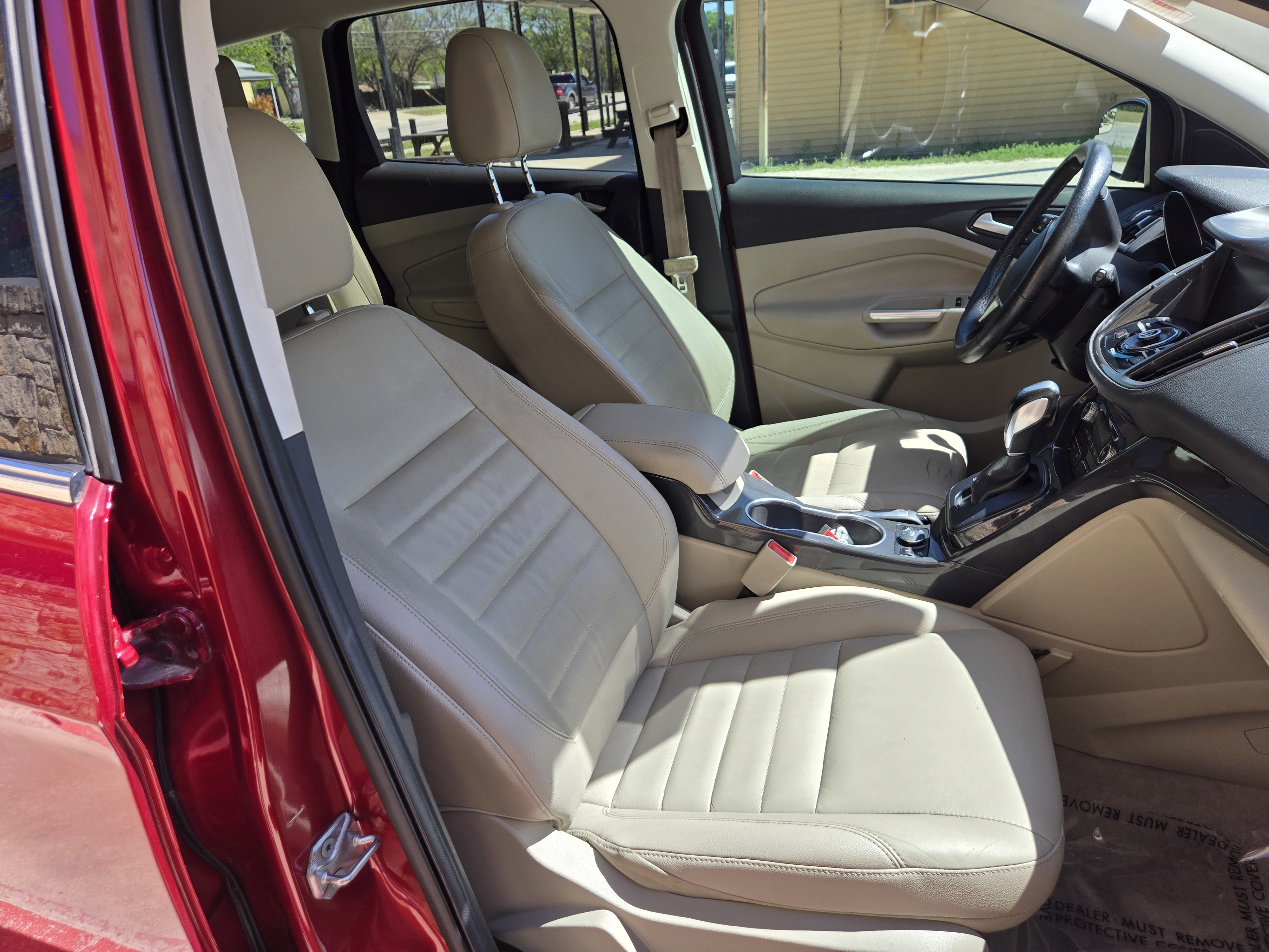 Used 2015 Ford Escape Titanium image 9