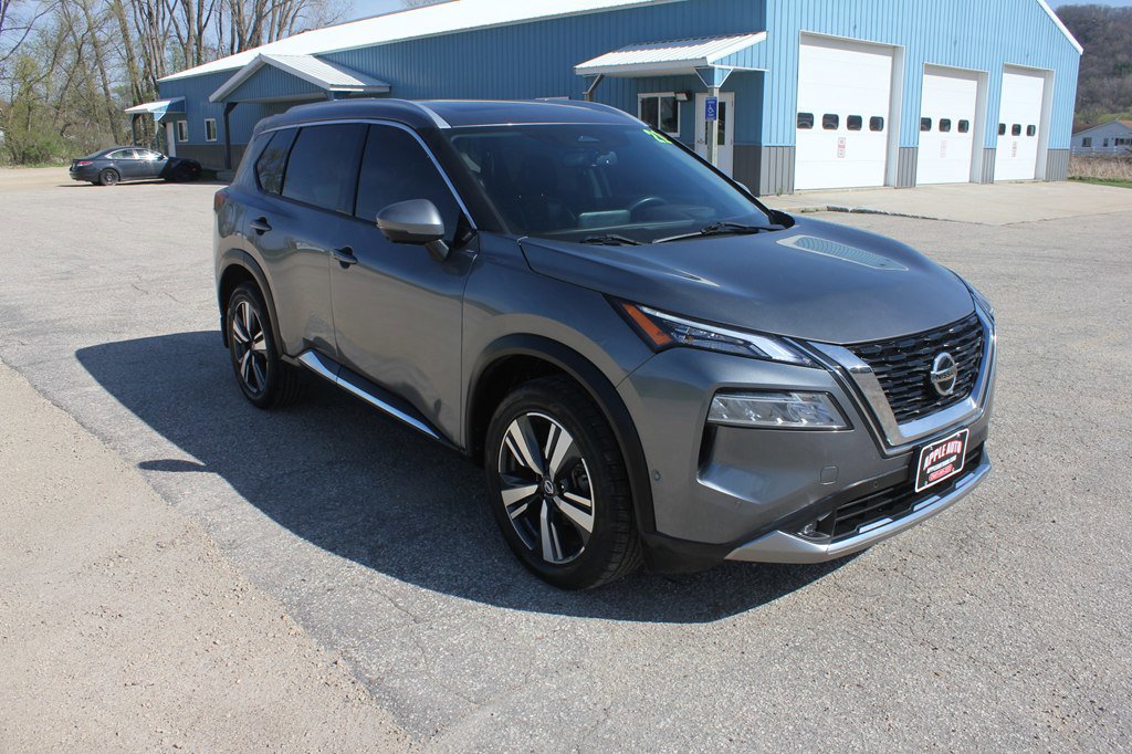 Used 2021 Nissan Rogue Platinum AWD/4WD image 3