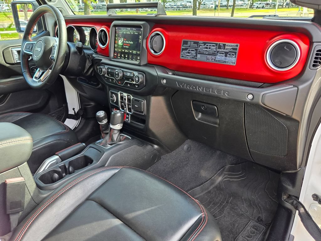 Used 2022 Jeep Wrangler Unlimited Rubicon w/ LED Lighting Group AWD/4WD image 29