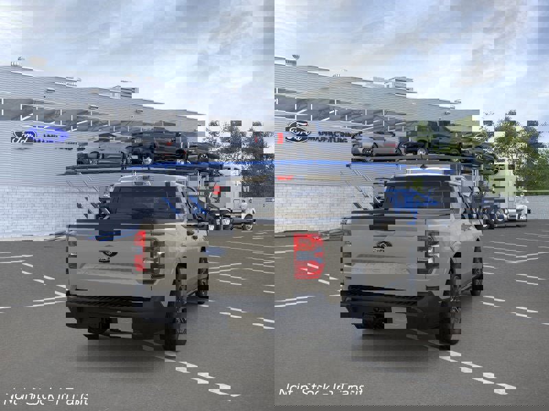 New 2025 Ford Maverick XLT image 8