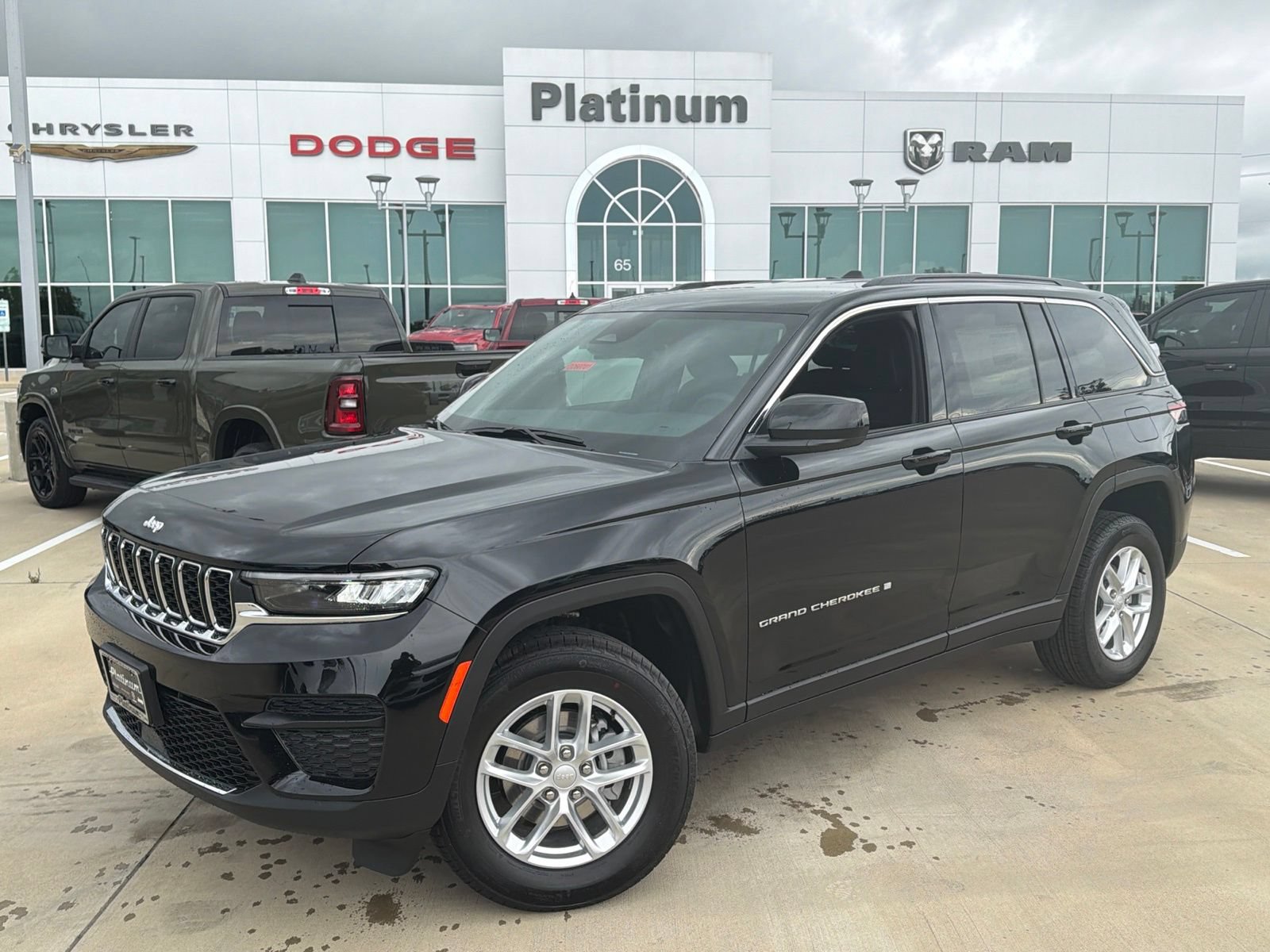 New 2026 Jeep Grand Cherokee Laredo