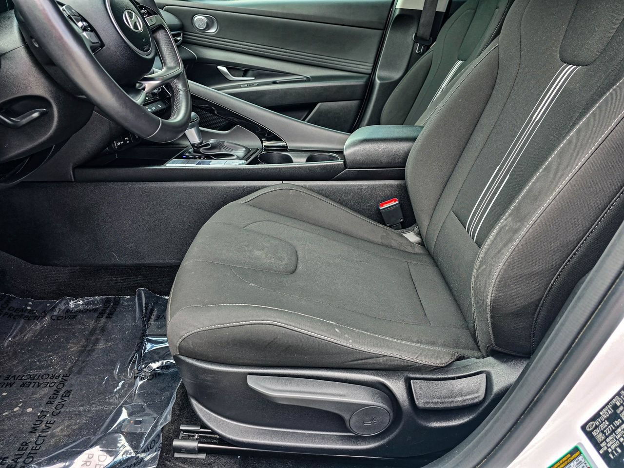 Used 2025 Hyundai Elantra SEL FWD image 13