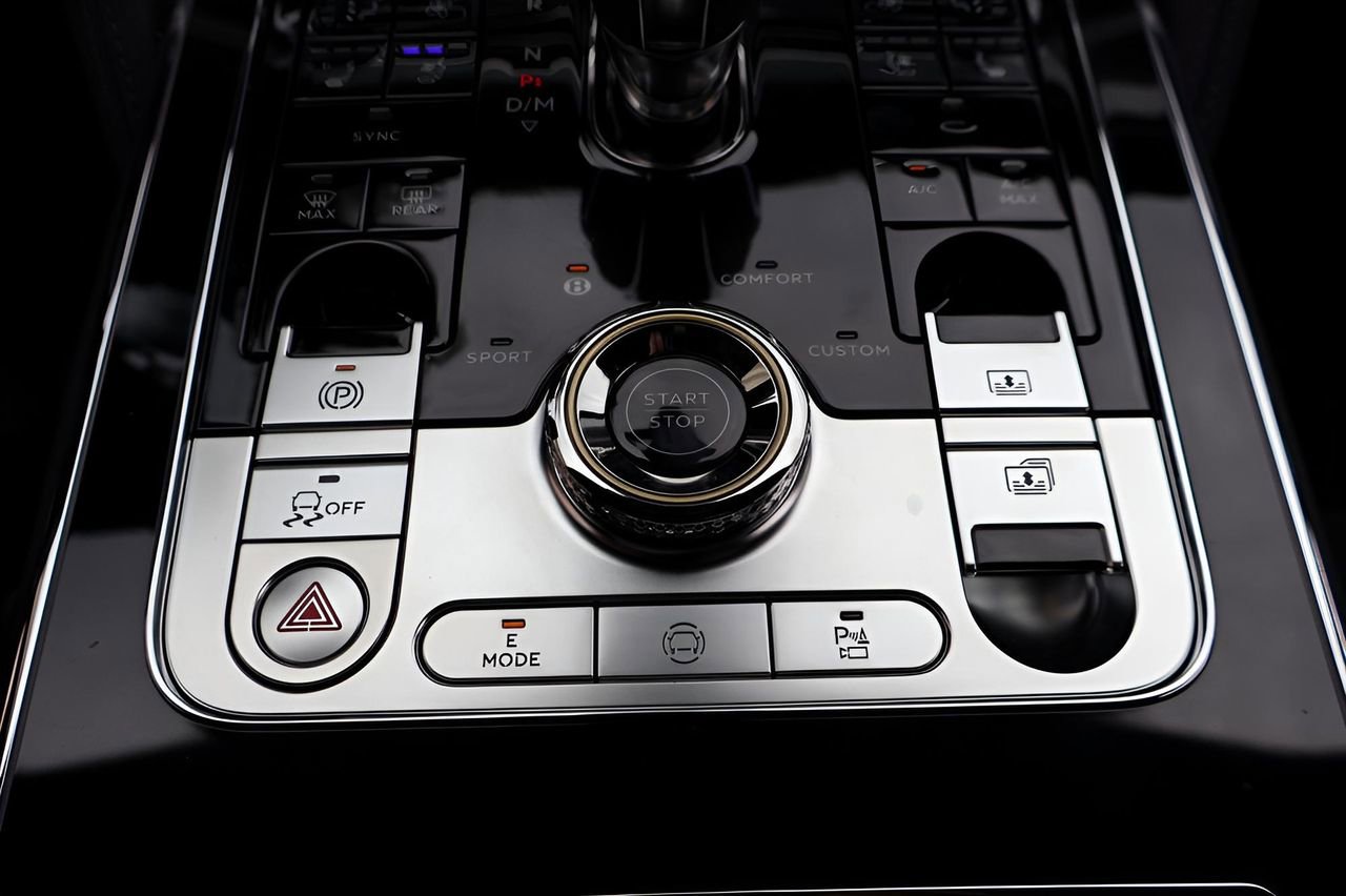 New 2025 Bentley Flying Spur Plug-In Hybrid image 29