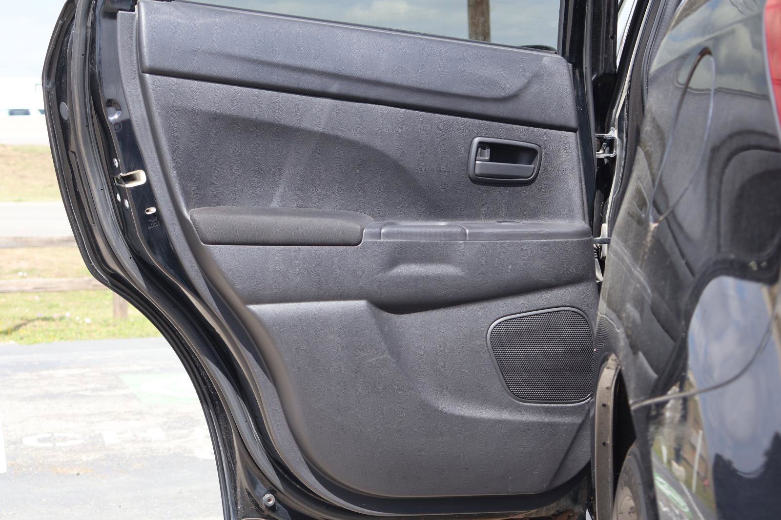 Used 2015 Mitsubishi Outlander Sport ES image 25