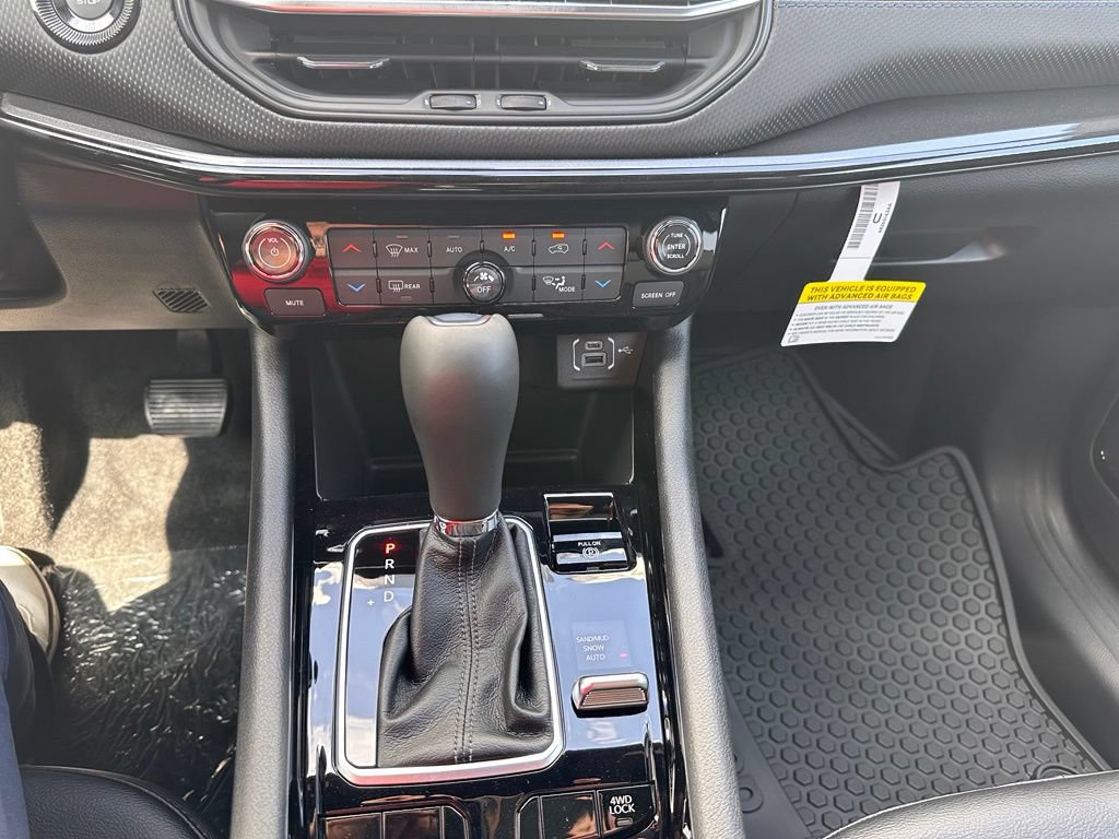 New 2026 Jeep Compass Latitude AWD/4WD image 41