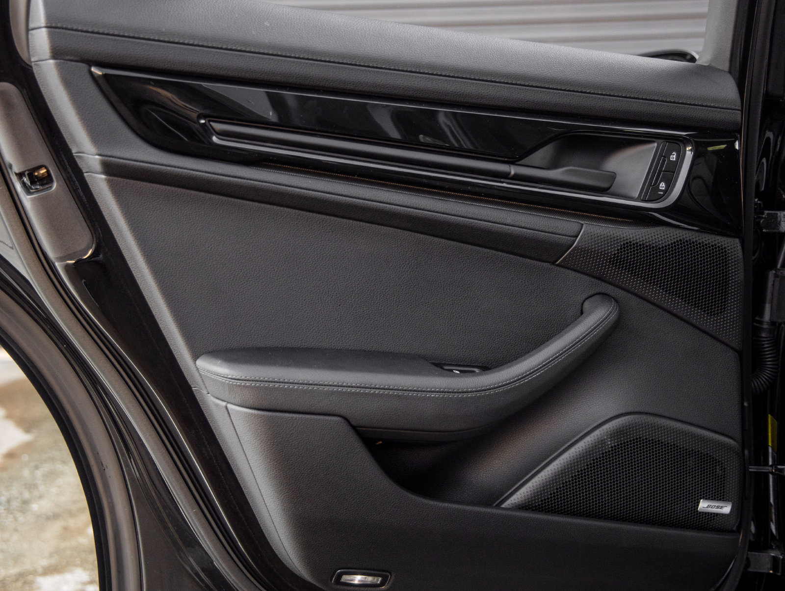 Certified 2025 Porsche Panamera image 30