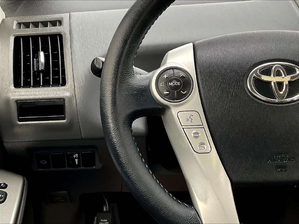 Used 2014 Toyota Prius V Five FWD image 11