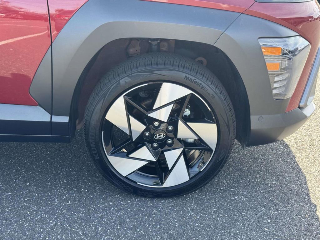 Used 2025 Hyundai Kona Limited image 9