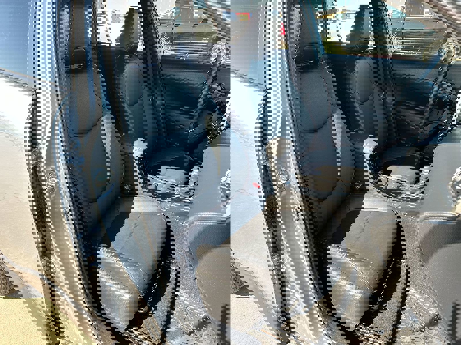 Used 2023 Toyota Corolla Cross XLE image 23