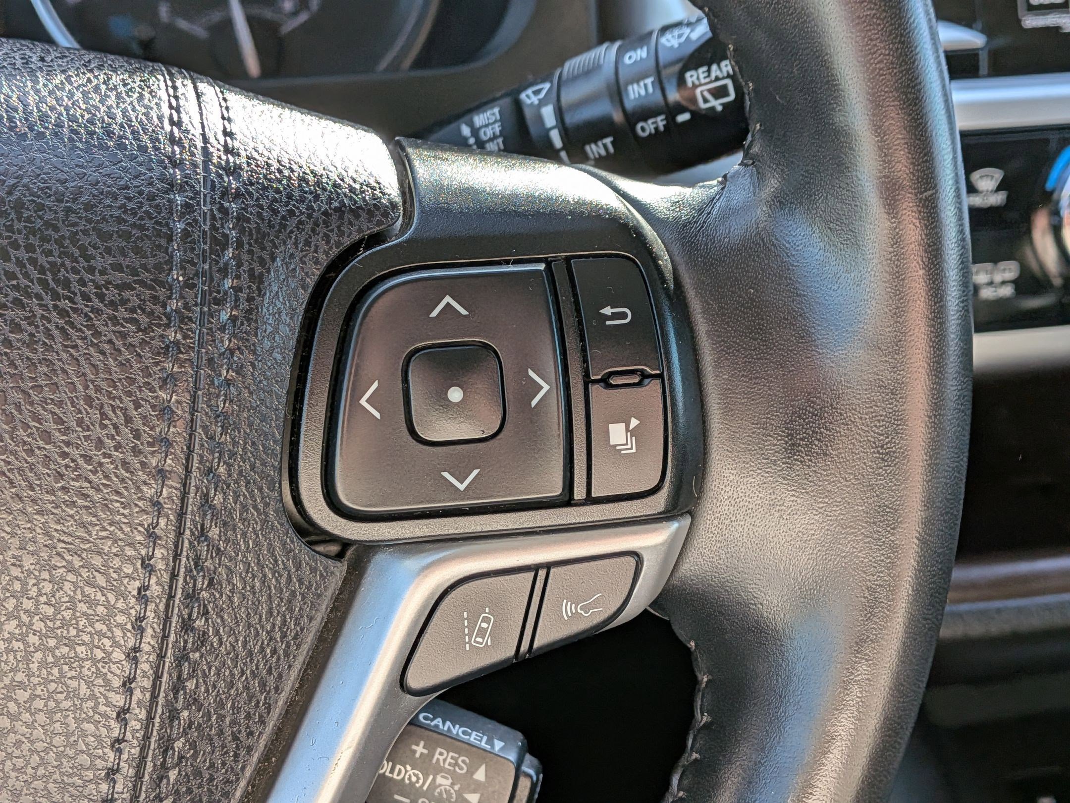 Used 2019 Toyota Highlander Limited image 18