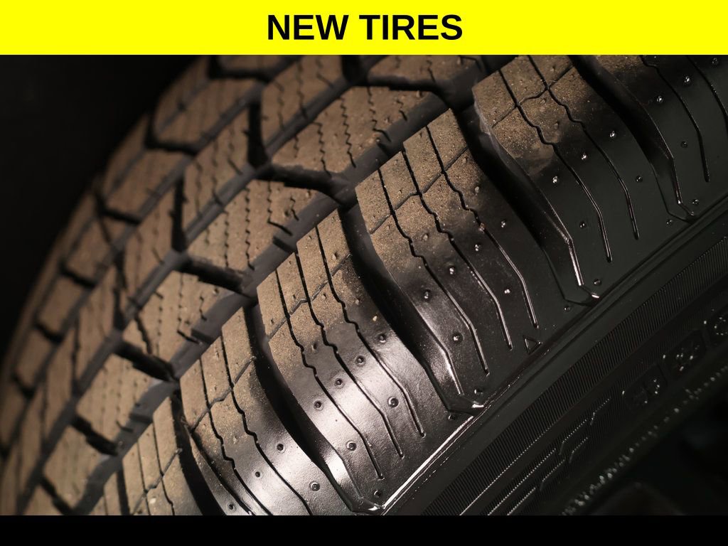 Used 2021 Chevrolet Trax LT w/ Sport Edition image 5