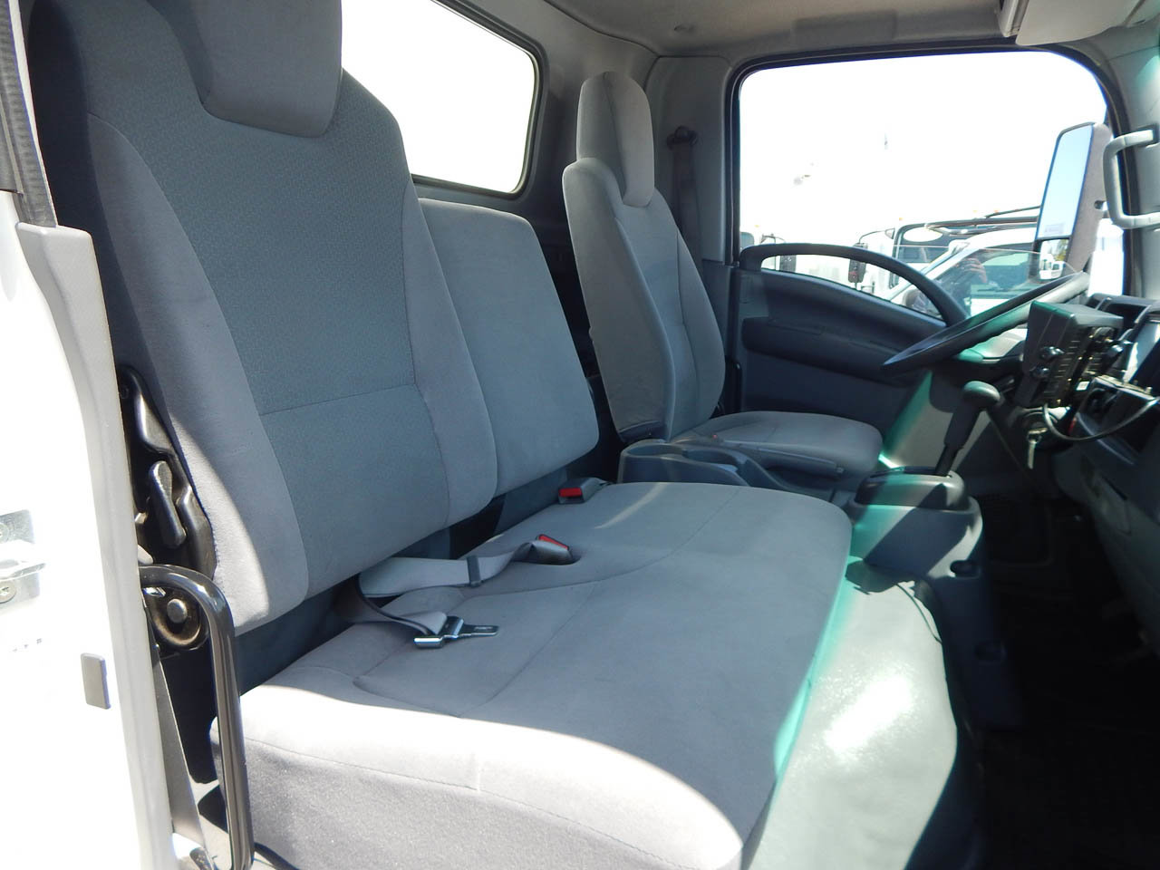 Used 2021 Isuzu NPR image 20