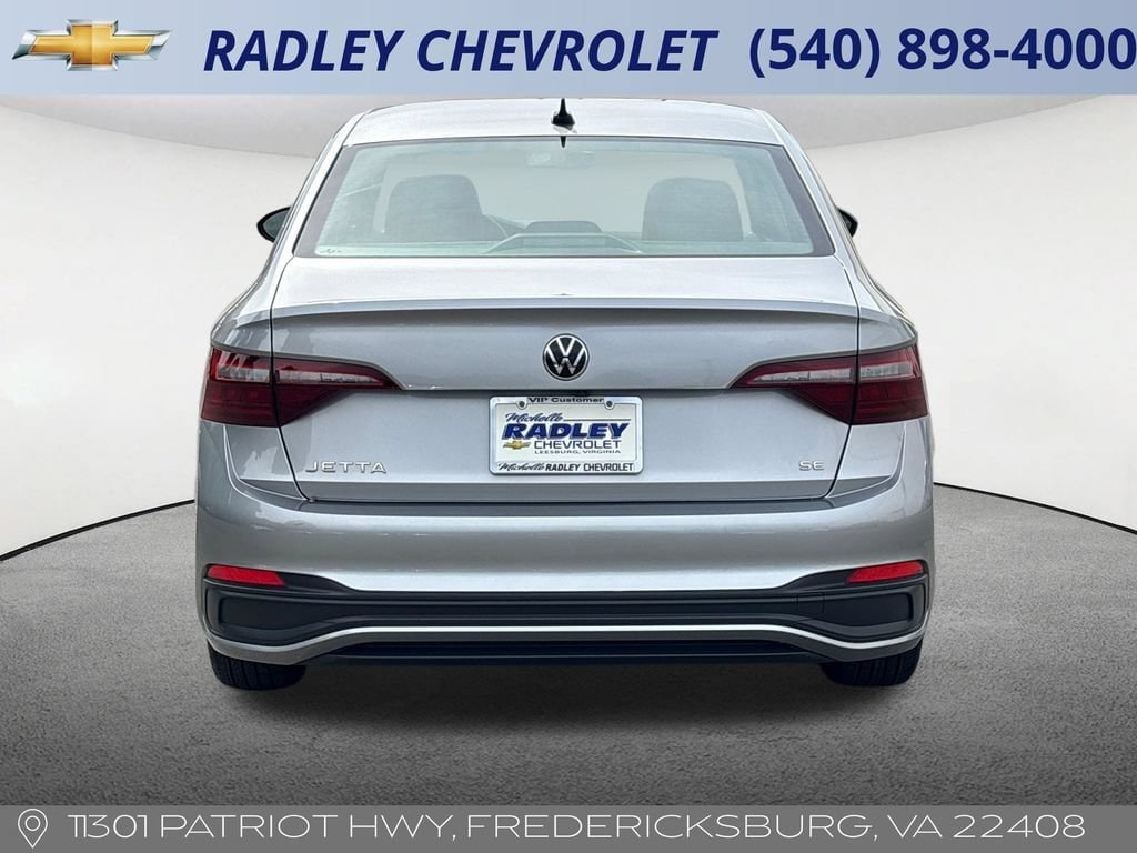 Used 2024 Volkswagen Jetta SE FWD image 4