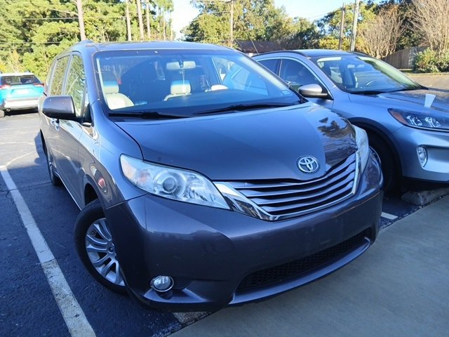 Used 2017 Toyota Sienna XLE