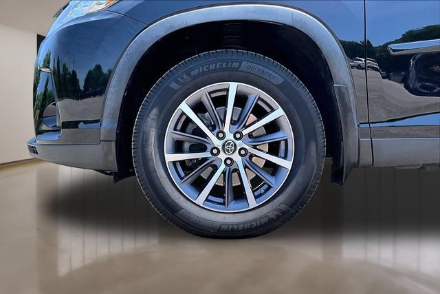 Used 2019 Toyota Highlander XLE FWD image 29