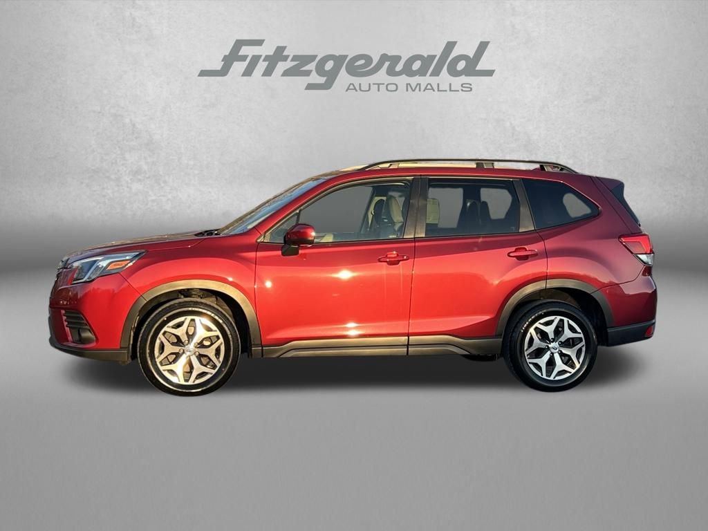 Used 2023 Subaru Forester Premium image 4