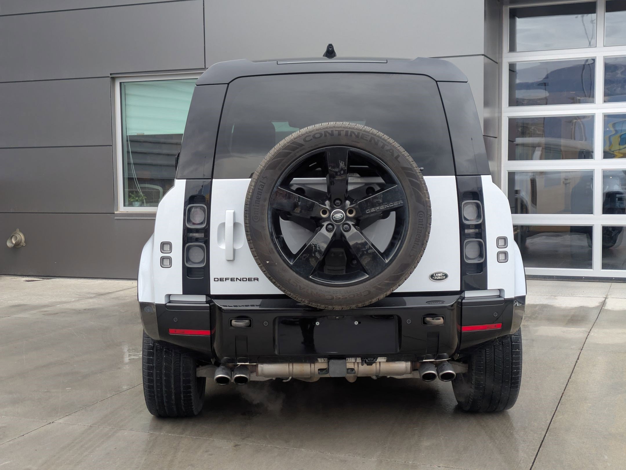 Certified 2023 Land Rover Defender 110 image 9