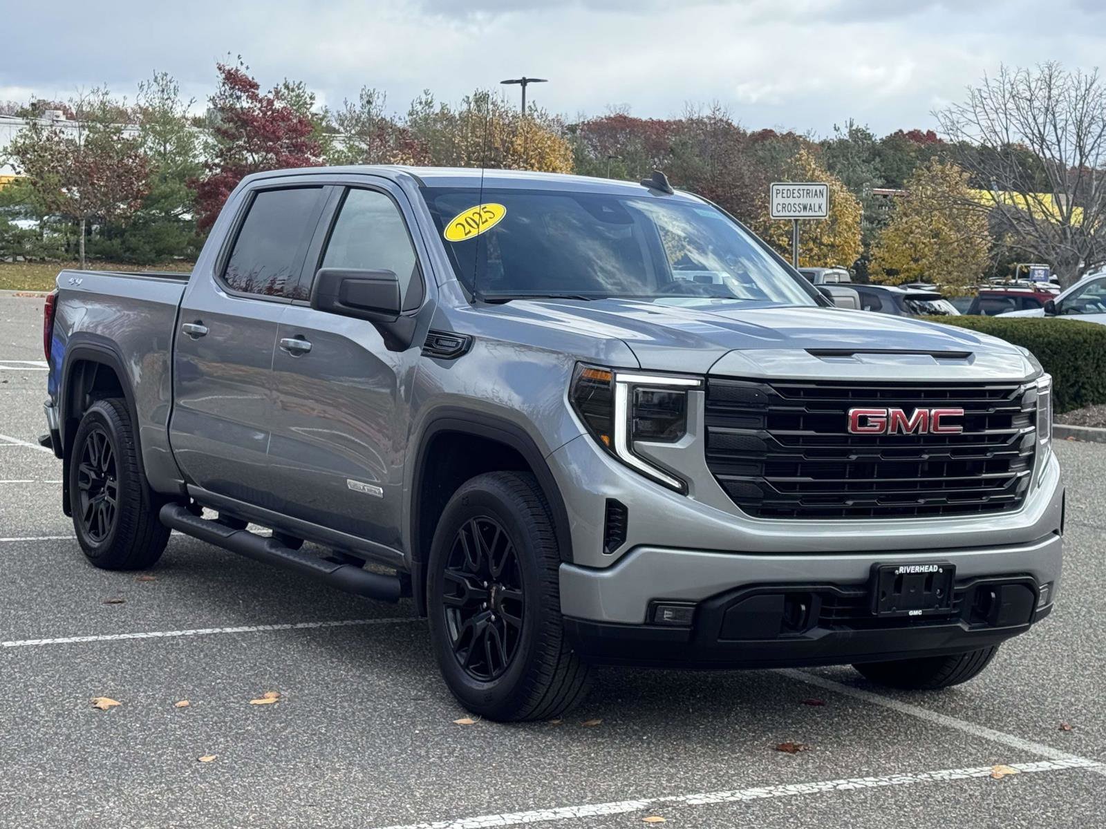 Used 2025 GMC Sierra 1500 Elevation image 2