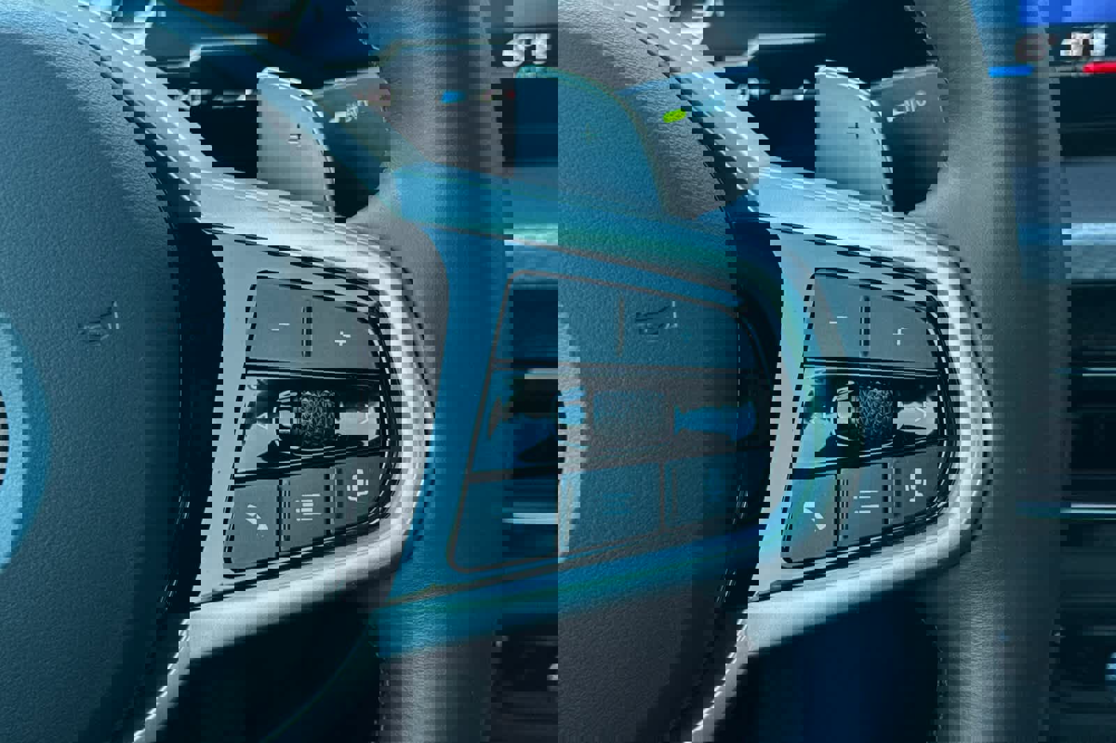 Used 2025 BMW 230i Coupe w/ M Sport Package image 26