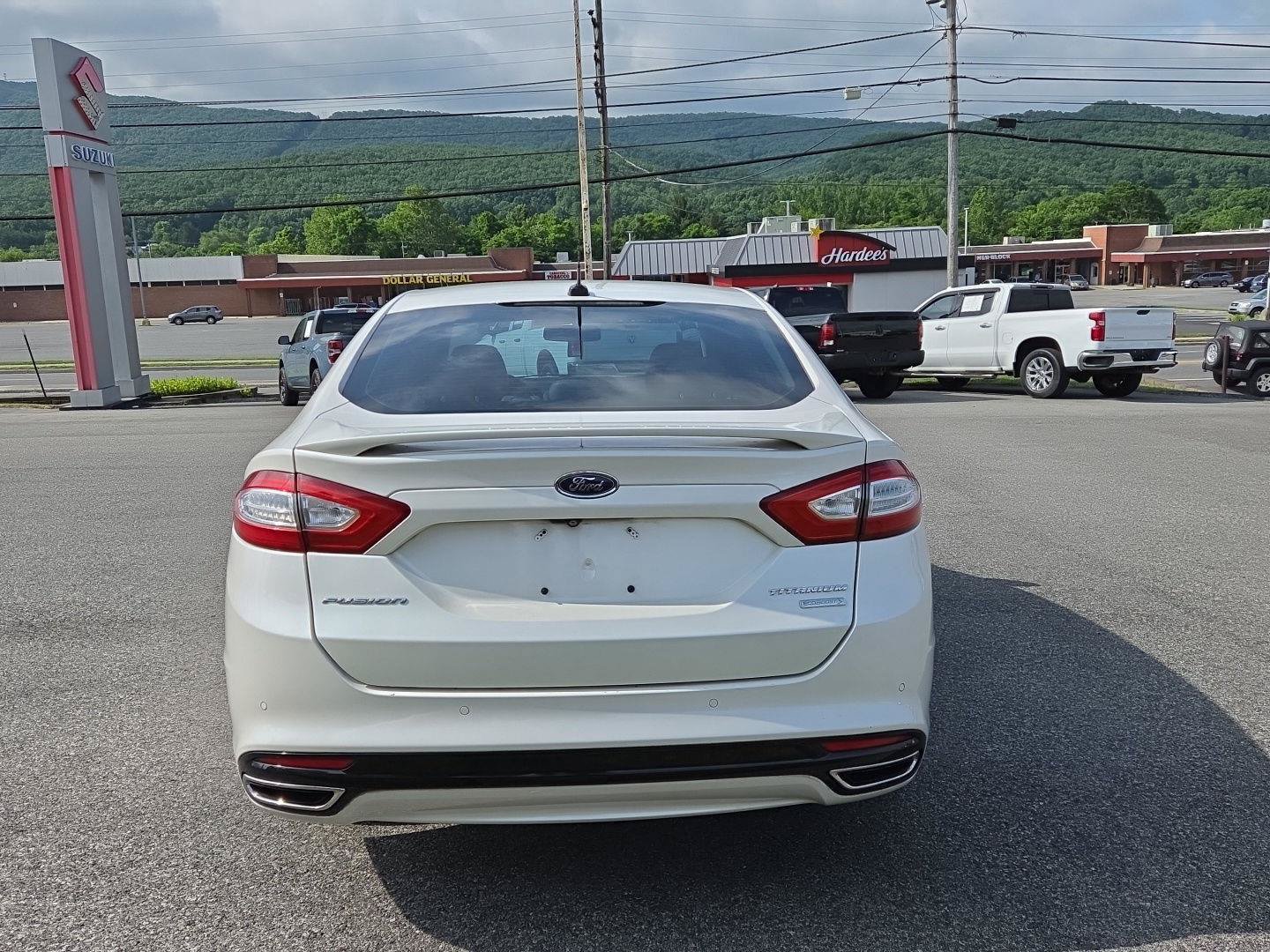 Used 2016 Ford Fusion Titanium FWD image 4