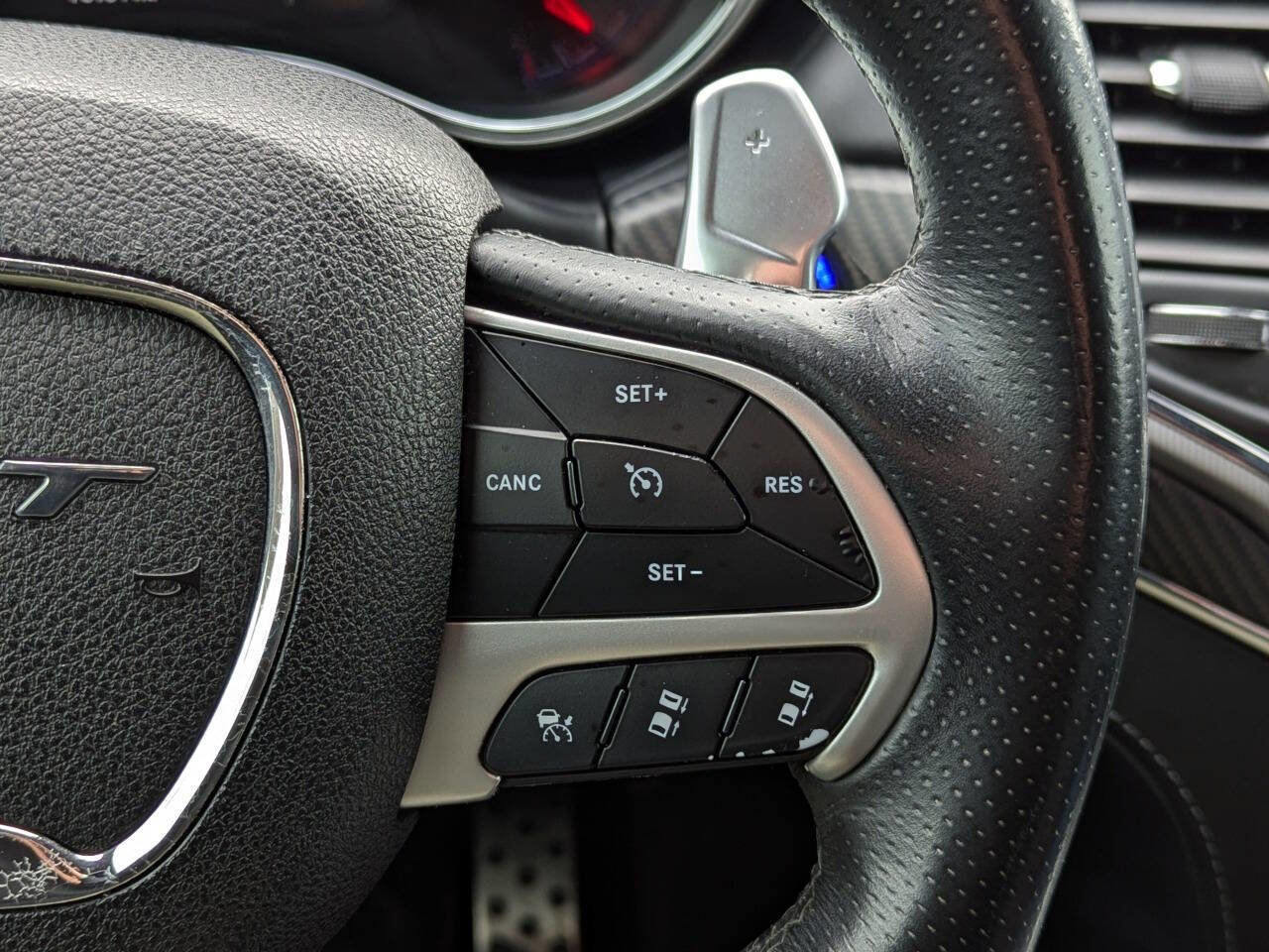 Used 2018 Jeep Grand Cherokee SRT image 24