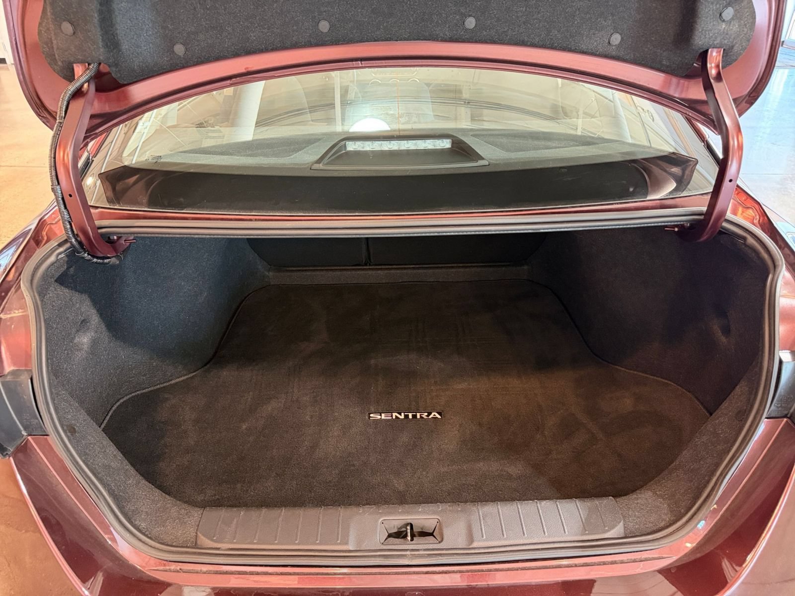 Used 2025 Nissan Sentra SV FWD image 25