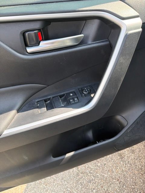 Used 2024 Toyota RAV4 XLE w/ Convenience Package AWD/4WD image 10