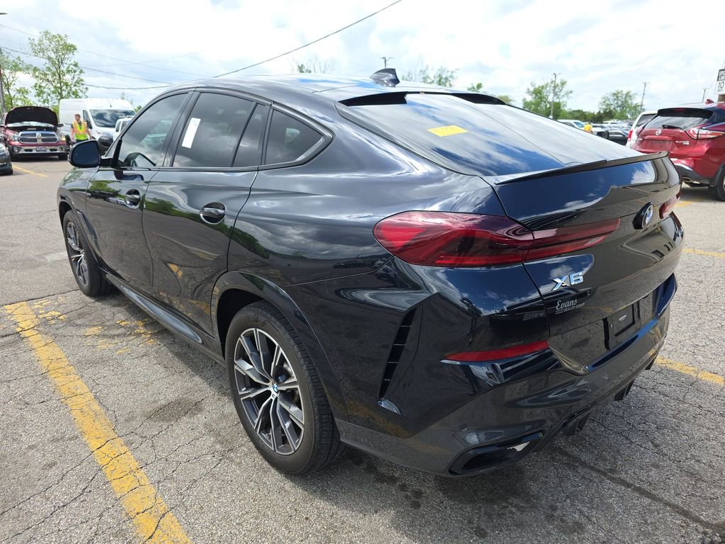 Used 2022 BMW X6 xDrive40i w/ Executive Package AWD/4WD image 4