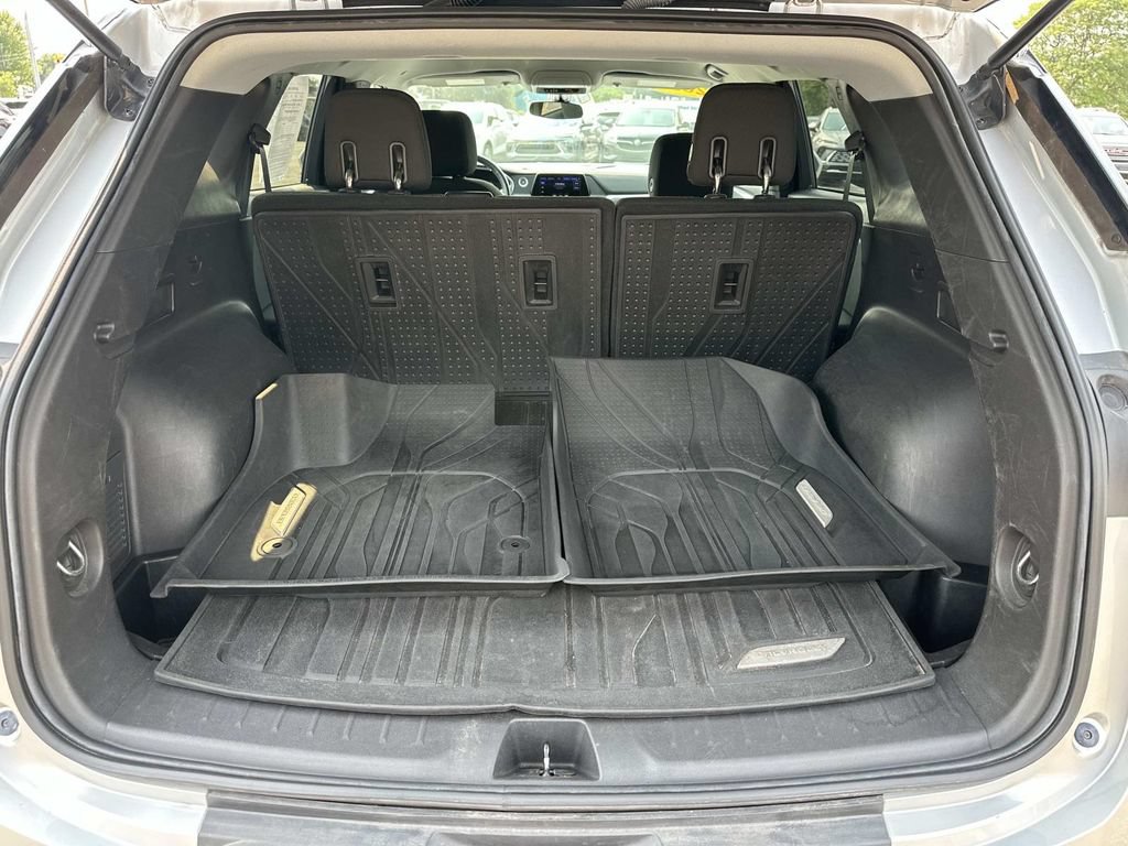 Used 2020 Chevrolet Blazer LT w/ LPO, Floor Liner Package FWD image 9