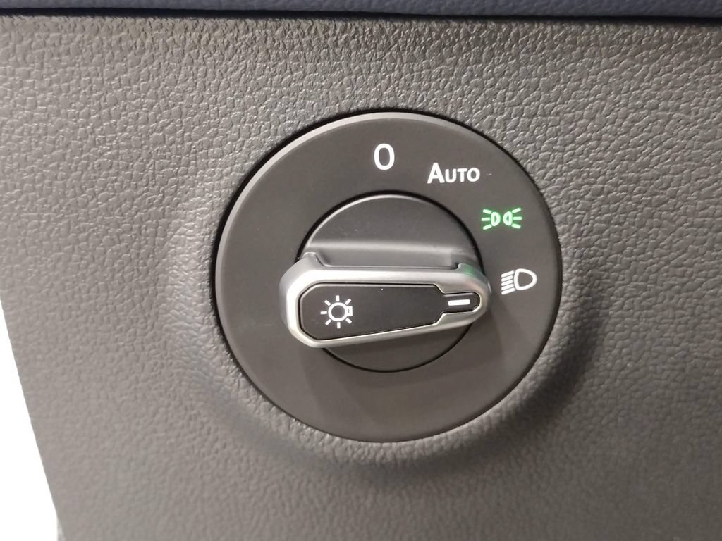 New 2026 Volkswagen Taos SEL AWD/4WD image 23