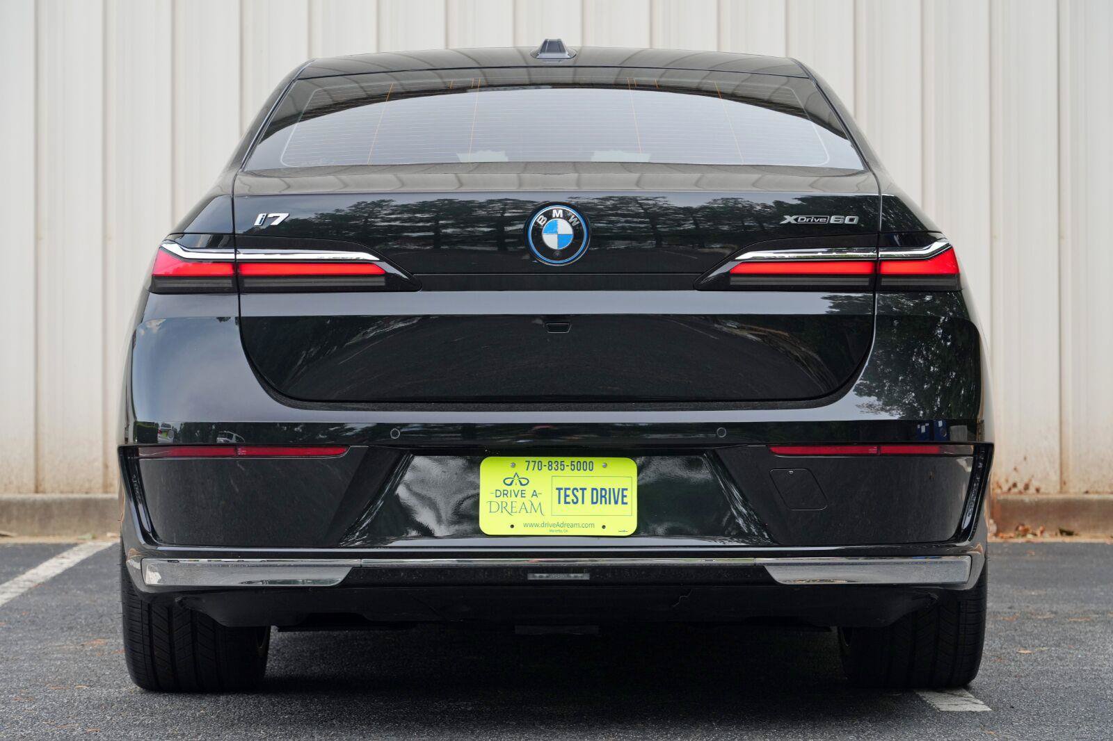 Used 2023 BMW i7 xDrive60 AWD/4WD image 10