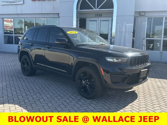 Used 2024 Jeep Grand Cherokee Altitude image 4