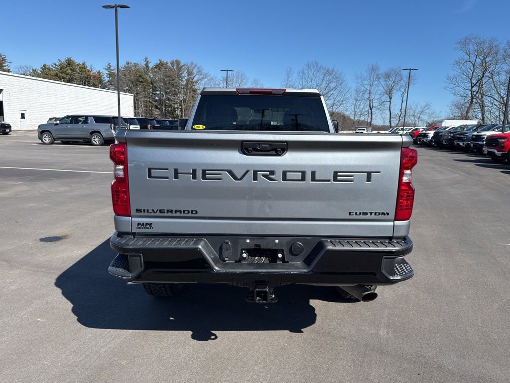 Used 2024 Chevrolet Silverado 2500 Custom w/ Custom Convenience Package image 4