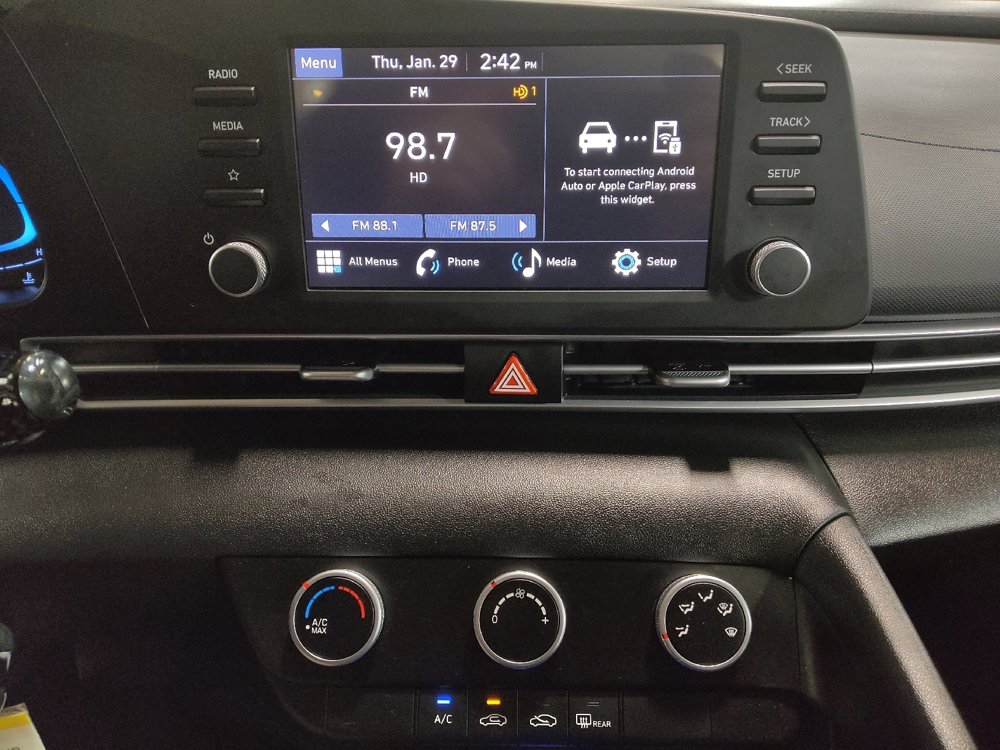 Used 2025 Hyundai Elantra SE image 25