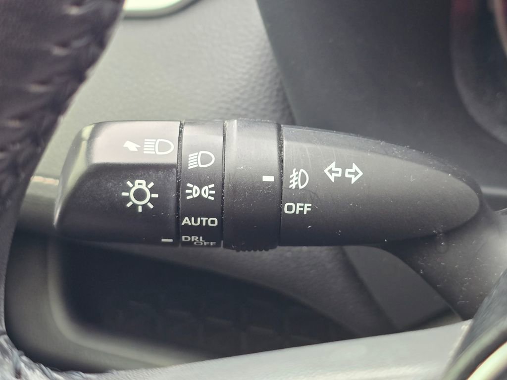 Used 2019 Toyota RAV4 XLE Premium image 21