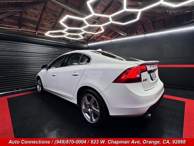 Used 2012 Volvo S60 T5 w/ Climate Pkg FWD image 4