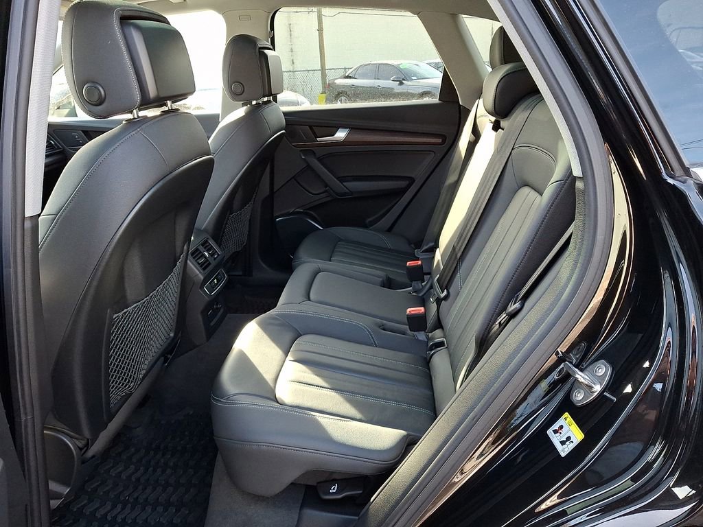 Used 2021 Audi Q5 e Premium w/ Convenience Package image 10