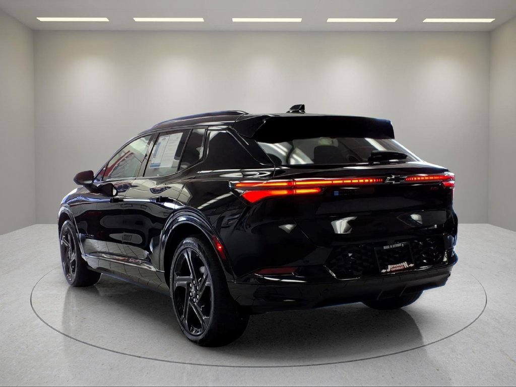 Used 2026 Chevrolet Equinox EV RS FWD image 6