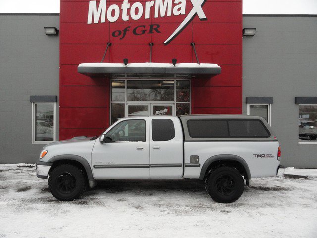 Used 2000 Toyota Tundra SR5 image 2