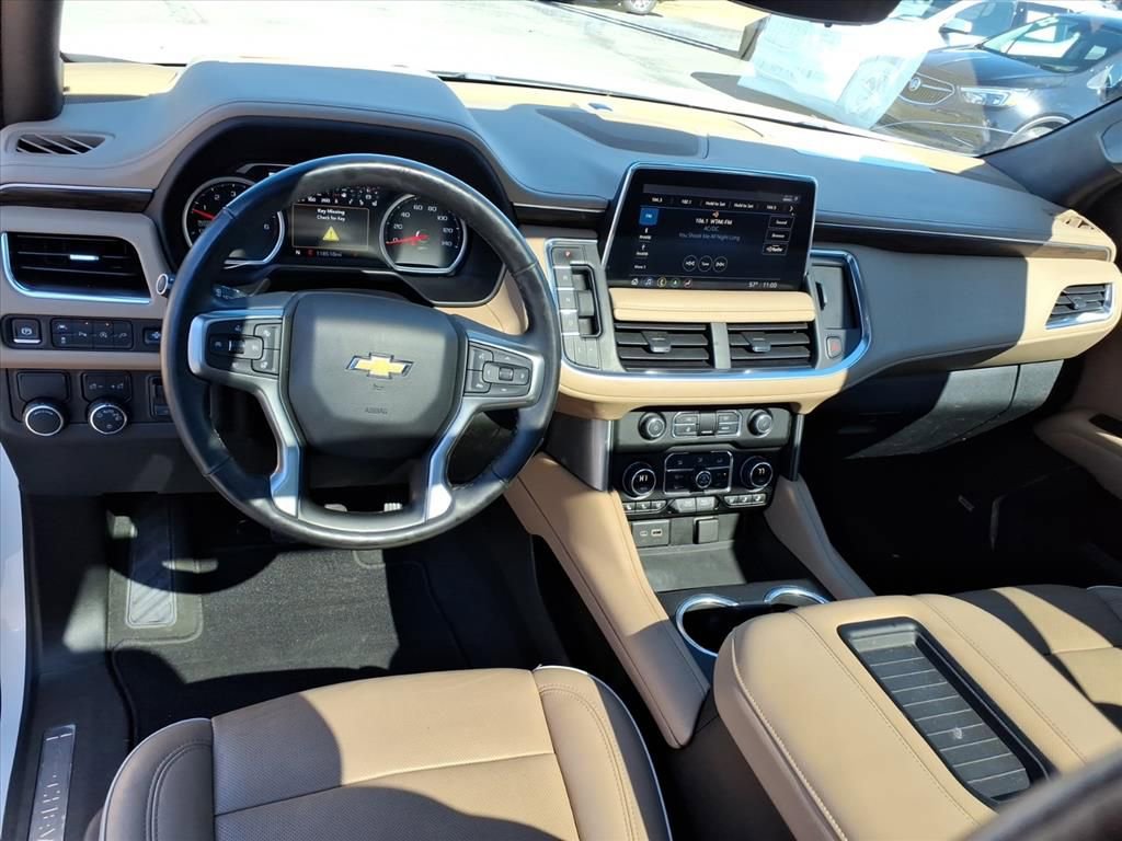 Used 2021 Chevrolet Suburban Premier w/ Premium Package image 21