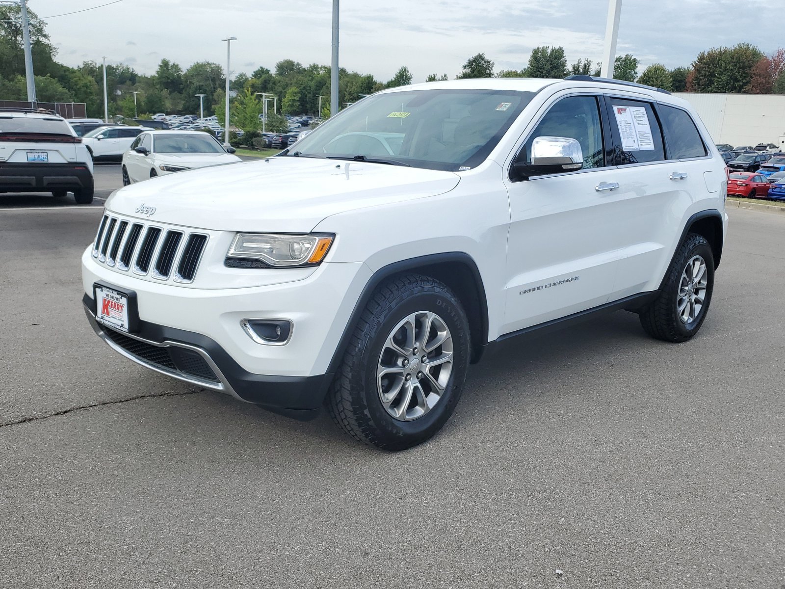 Used 2014 Jeep Grand Cherokee Limited w/ Luxury Group II AWD/4WD image 2