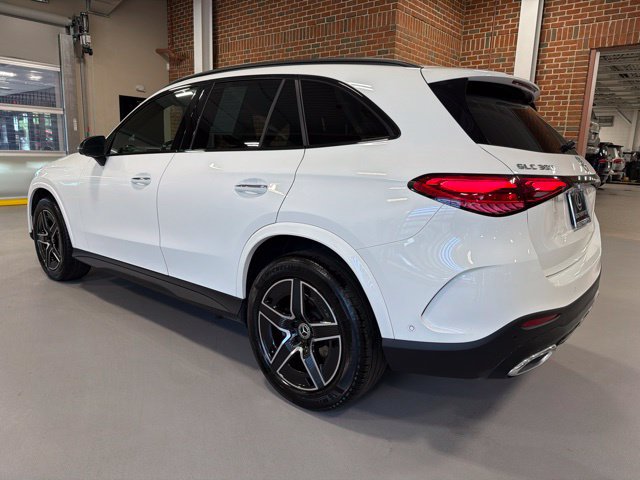 Used 2025 Mercedes-Benz GLC 300 4MATIC image 5