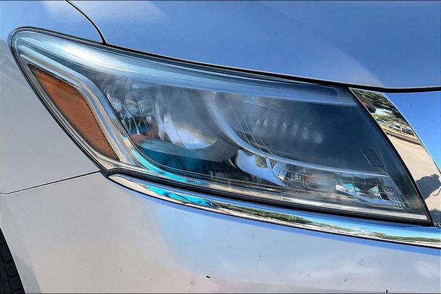 Used 2013 Nissan Pathfinder Platinum FWD image 28