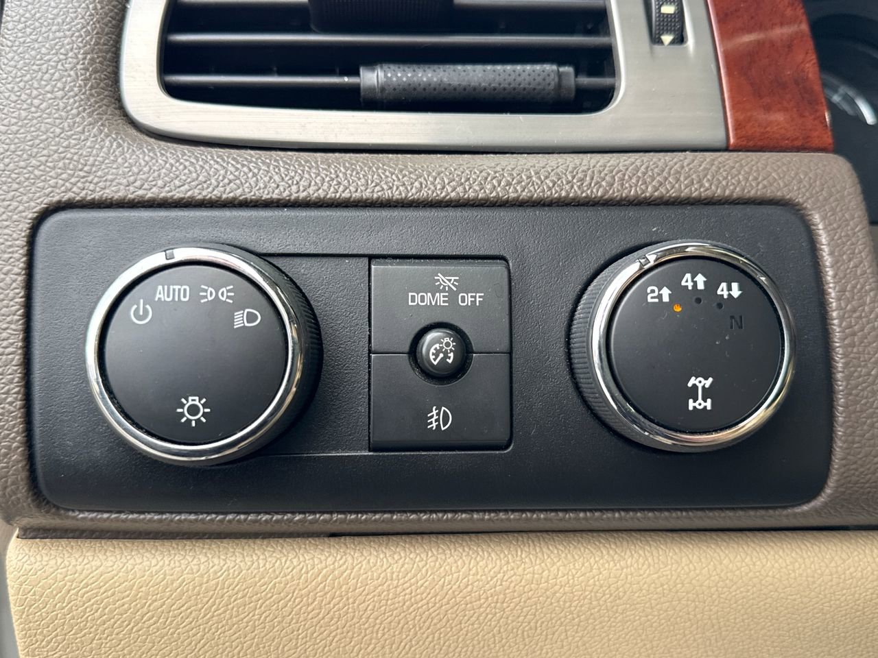 Used 2013 Chevrolet Silverado 2500 LTZ w/ LTZ Plus Package image 19